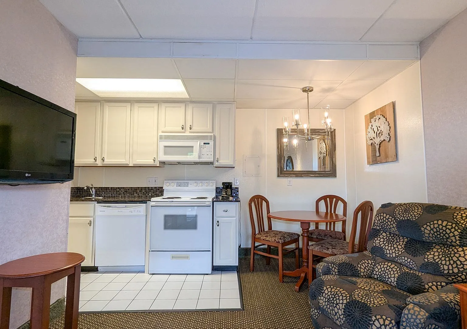 Stoneridge Apartments — Photo 4