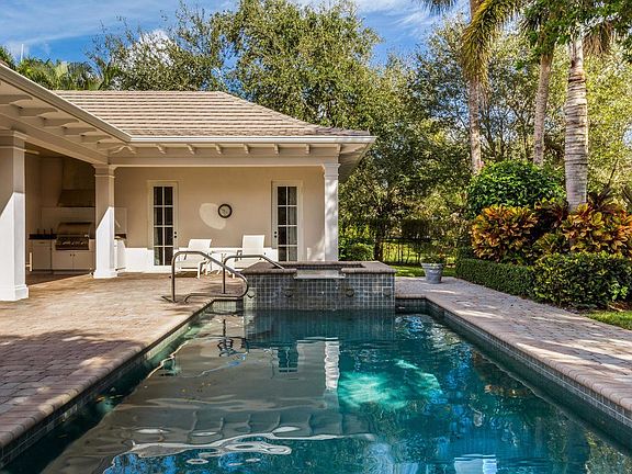 4th image of 206 Coconut Creek Ct