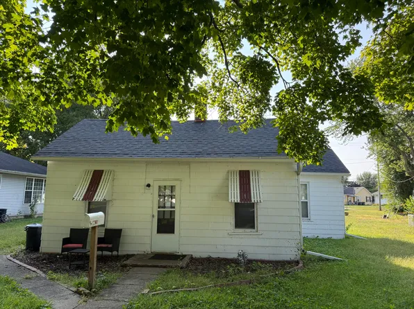 609 S Main St, Wapello, IA 52653