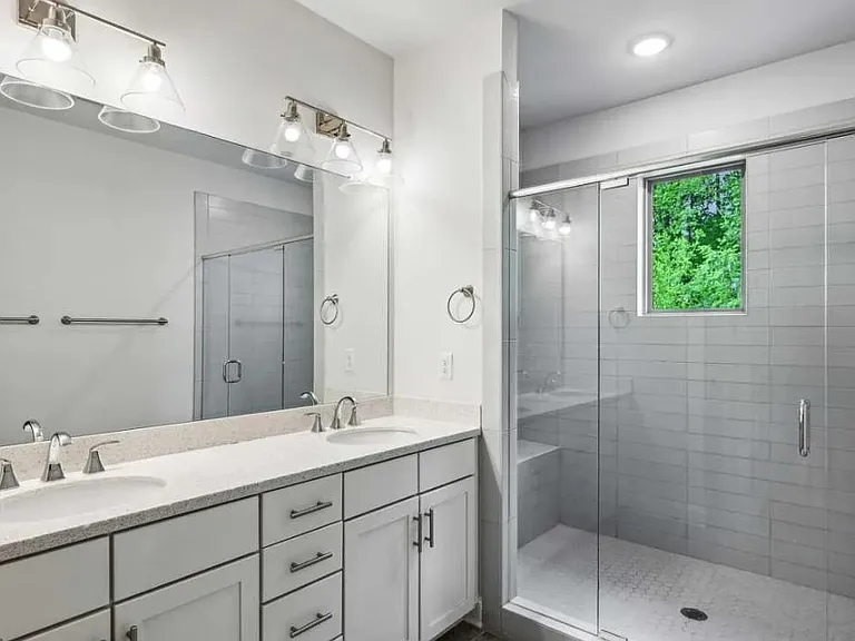 687 Avondale Creek Dr — Photo 12