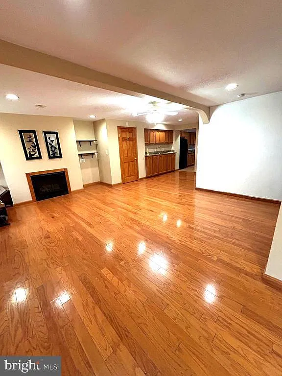 3 bed, 3.5 bath, 1704 sqft, $2,650 — Photo 3