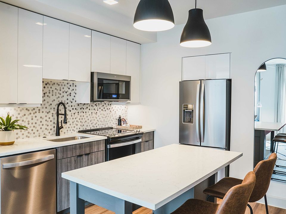 Quartz kitchen countertop with custom 42 inch cabinets