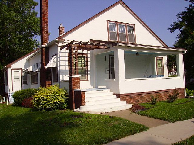 1st image of 220 S 18th St
