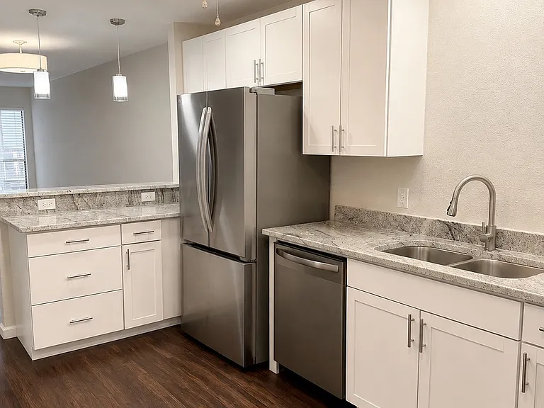 210 W Austin St #112 — Photo 4
