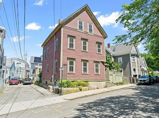 81 Franklin St, Brookline, MA 02445