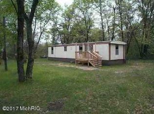 1946 E 68th St, Idlewild, MI 49642