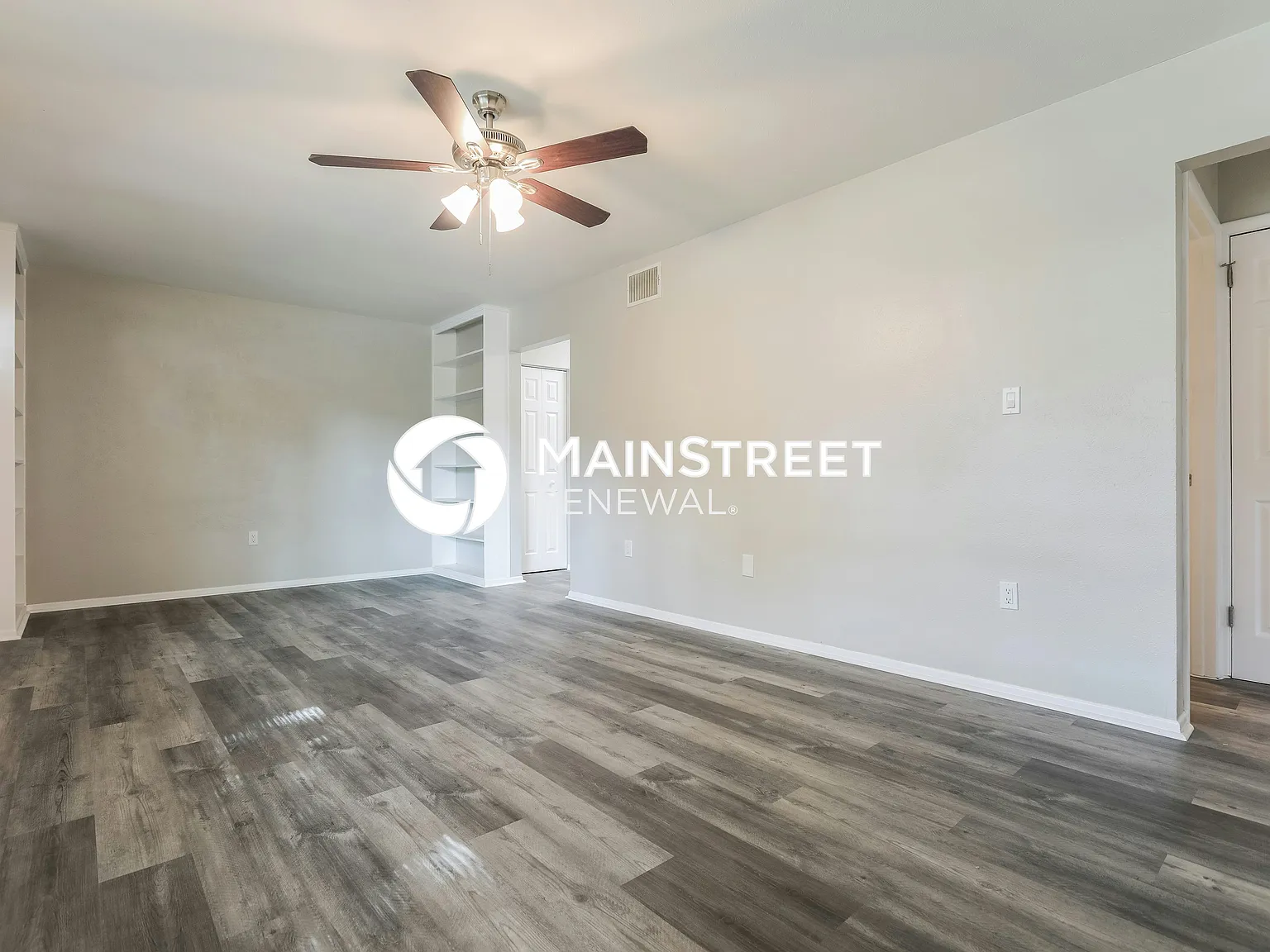 250 N Shade Ave — Photo 3