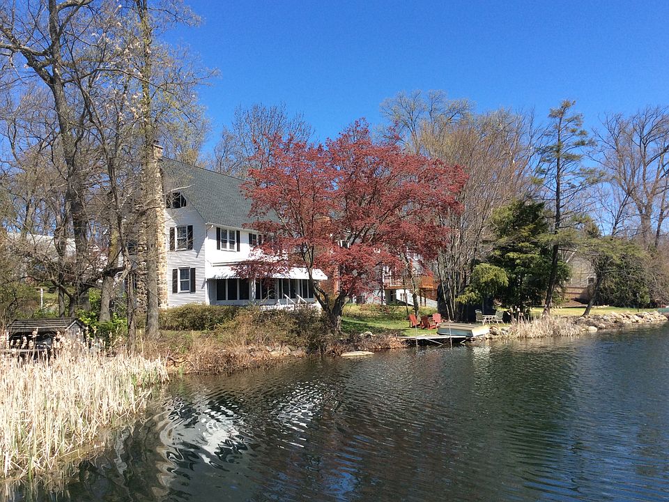2nd image of 16 Lakewood Dr
