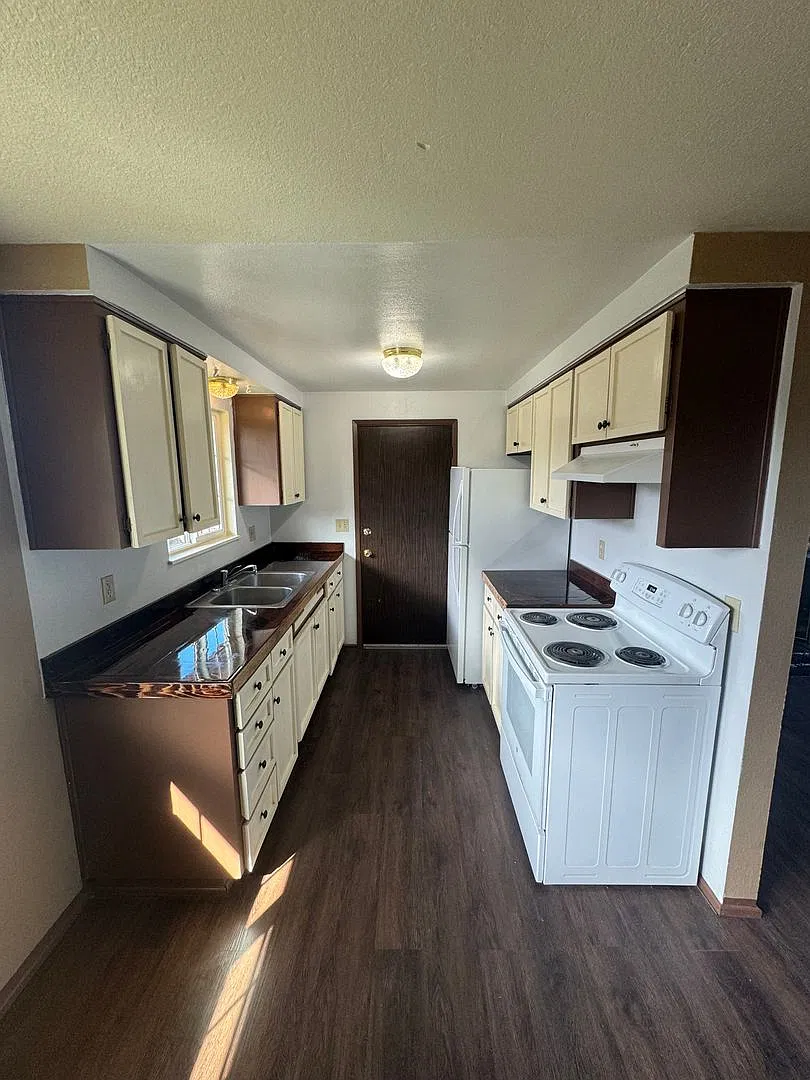 Great Single level Home — Photo 3