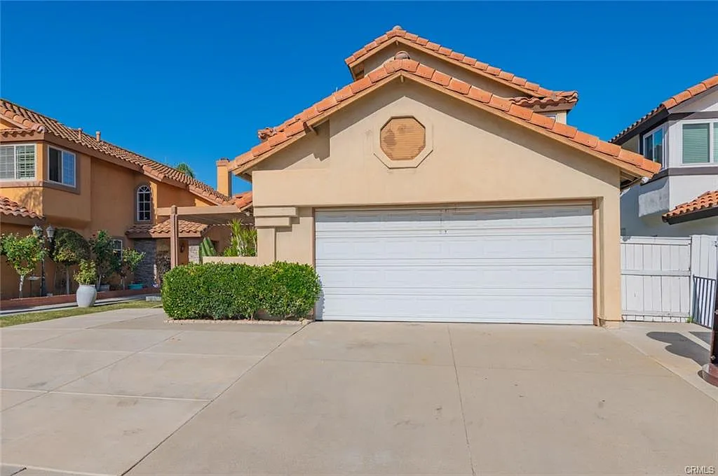 4 bed, 1703 sqft, $3,850 — Photo 1
