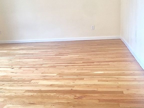 3rd image of 202 W 82nd St APT 2D