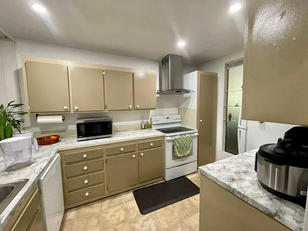 2 bed, 1.5 bath, 1060 sqft, $2,695 — Photo 4