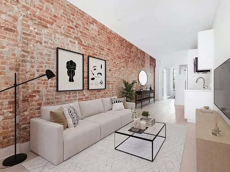 627 E 6th St #5 — Photo 1