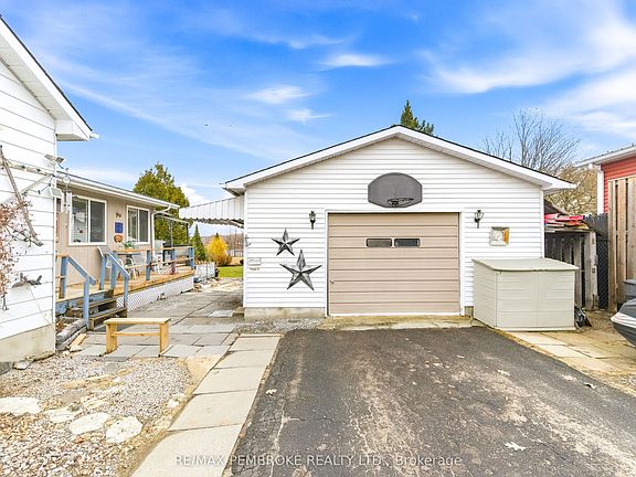 3rd image of 48 Lacroix Bay Rd