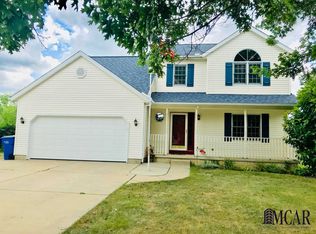 1490 Dazarow Dr, Monroe, MI 48162