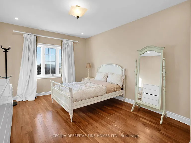 11 Beauvista Ct — Photo 33