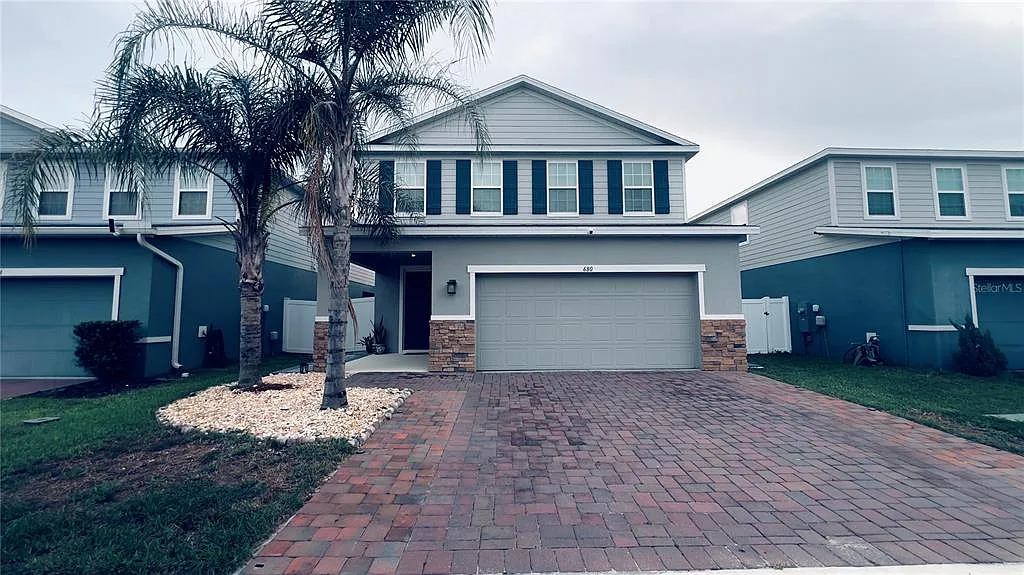 4 bed, 2.5 bath, 2336 sqft, $2,700 — Photo 1