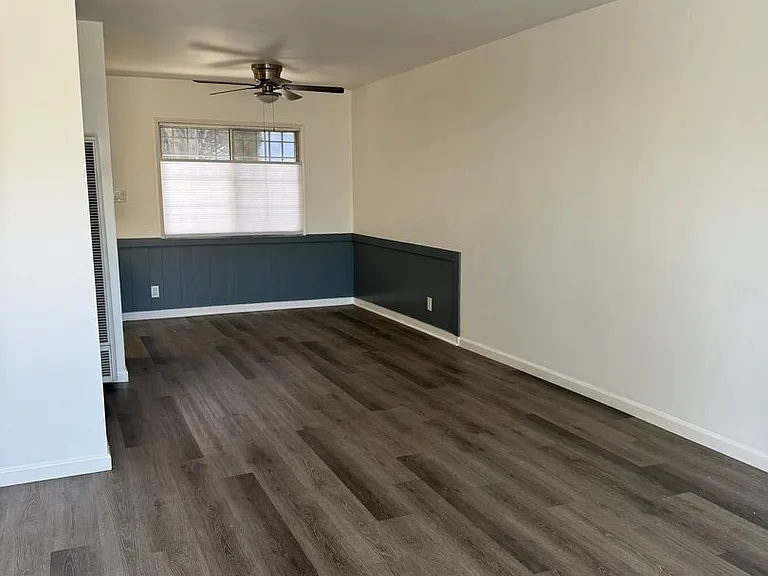 14937 Saticoy St — Photo 2