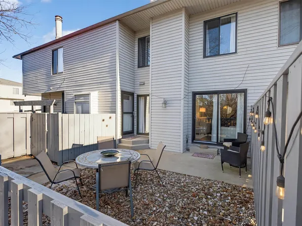 2327 Sky Line Dr, Waterloo, IA 50701