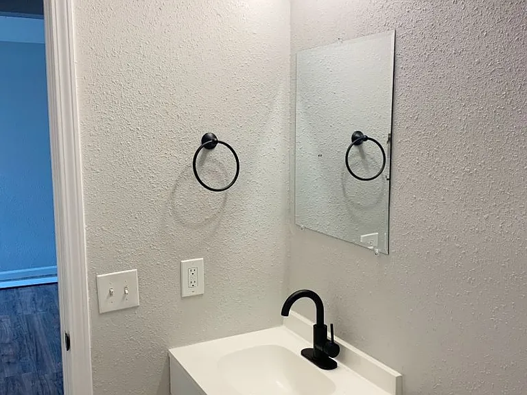 4062 Bruene Ave — Photo 20