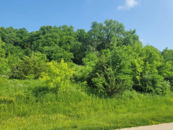 9 Sugarcreek Trl, Galena, IL 61036