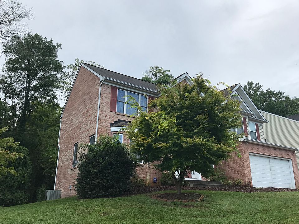 2nd image of 6200 Green Meadow Way