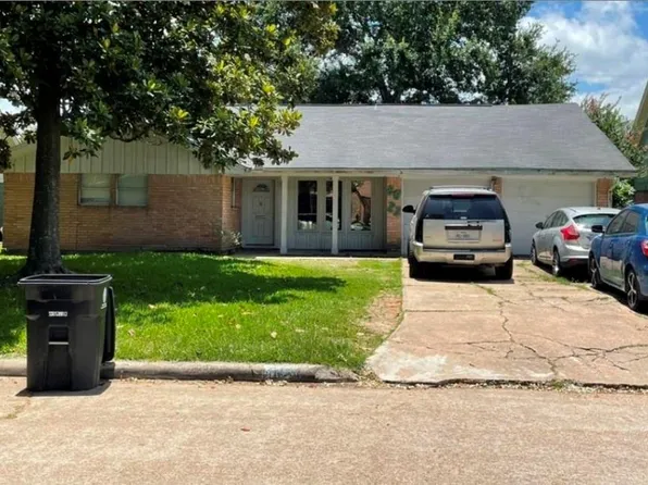 8623 Nairn St, Houston, TX 77074