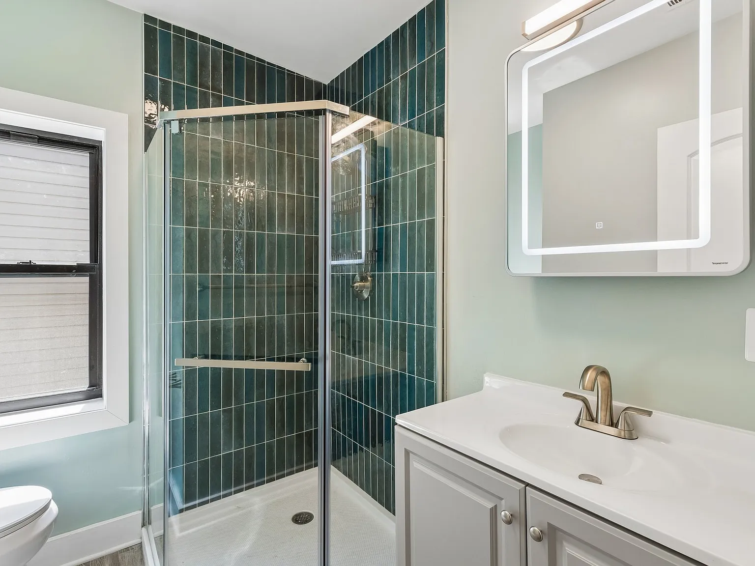3 bed, 1000 sqft, $2,095 — Photo 4