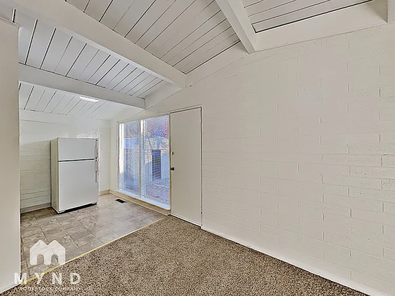 942 Curti Dr — Photo 4