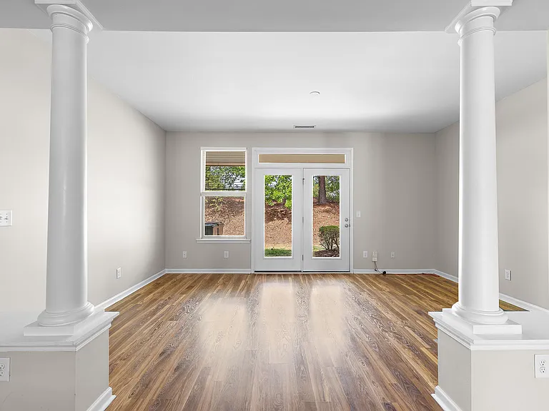 120 Point Comfort Ln — Photo 13