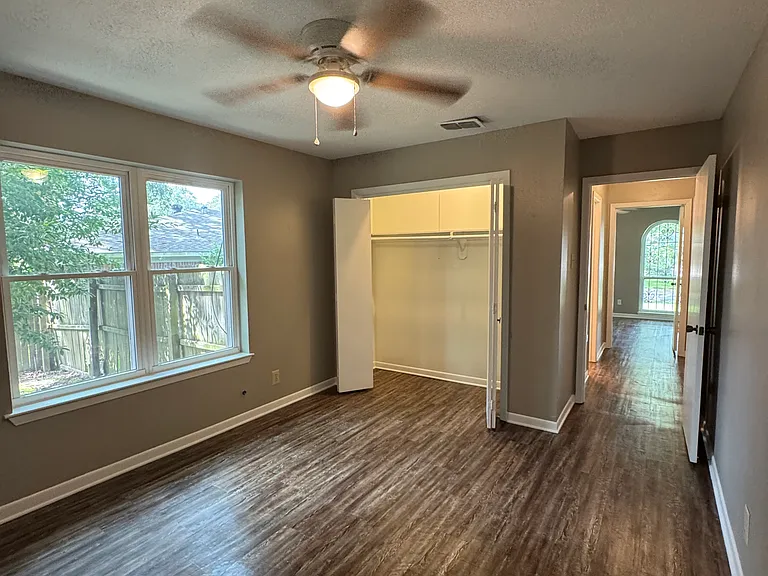 8304 Oxford Dr — Photo 17