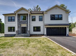 8 Fickler Pl, Berkeley Heights, NJ 07922