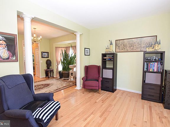 5th image of 438 Sawgrass Dr