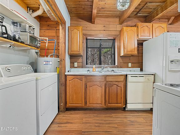 5th image of 1122 Eagle Pointe Way