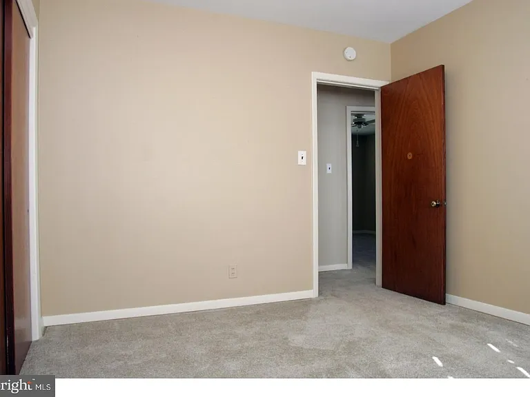 17 Wayne Dr — Photo 17