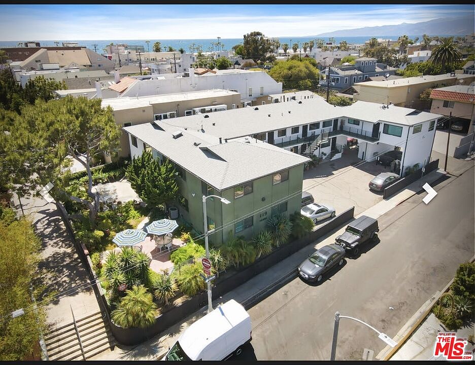 1st image of 119 Paloma Ave APT A