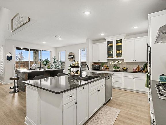 3rd image of 4204 Hacienda Pkwy