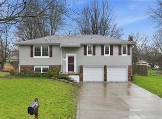 613 SW Philip St, Lees Summit, MO 64082