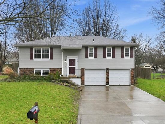 613 SW Philip St, Lees Summit, MO 64082