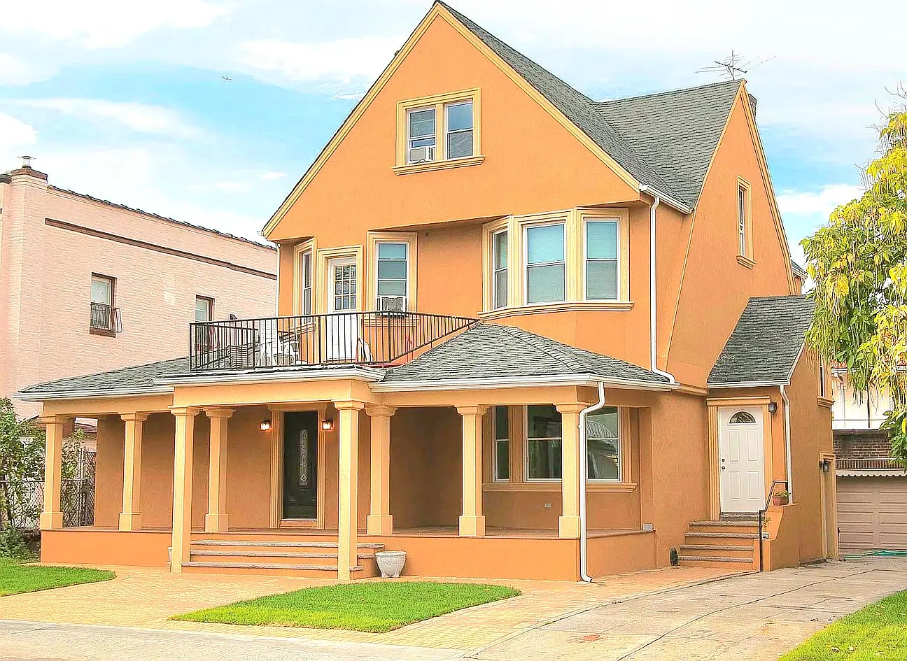 3847 Neptune Ave — Photo 1
