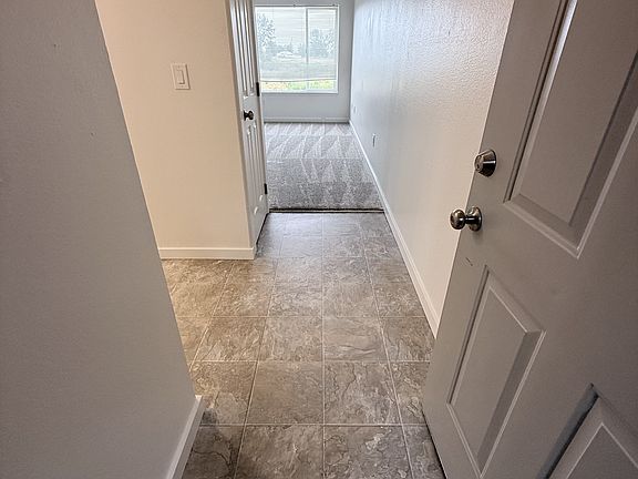 3rd image of 415 1st St APT 101