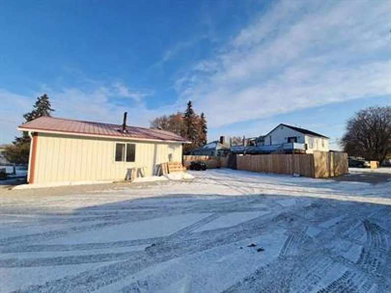 100 S Meridian Rd — Photo 14