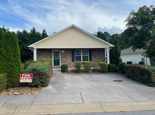 1080 Berry Trail Dr, Sevierville, TN 37862