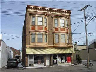 2nd image of 855 Albany St