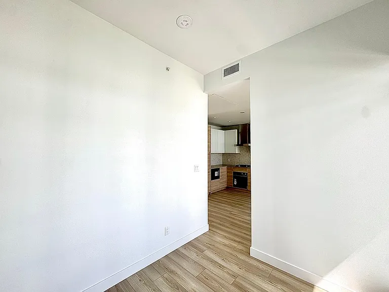 2381 Beta Ave #312 — Photo 6