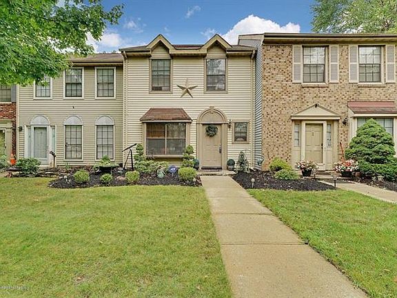 2nd image of 4 Lindsey Ct