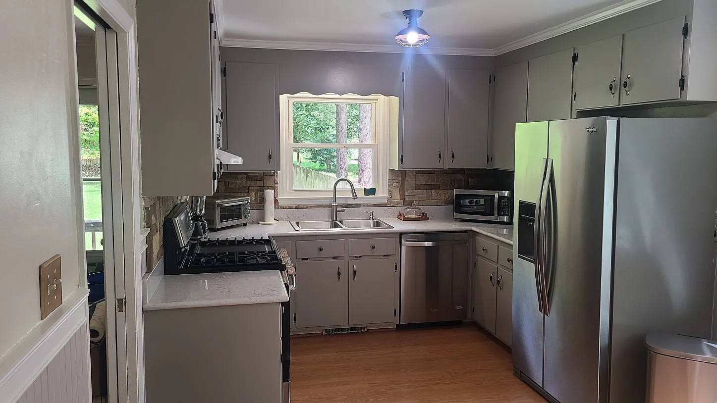 3 bed, 1566 sqft, $2,300 — Photo 4