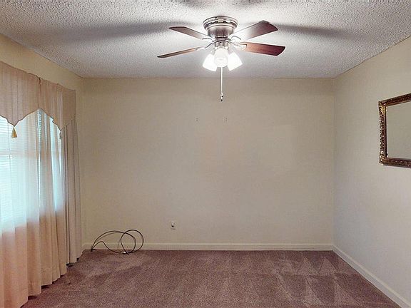 4th image of 1033 Nandina St