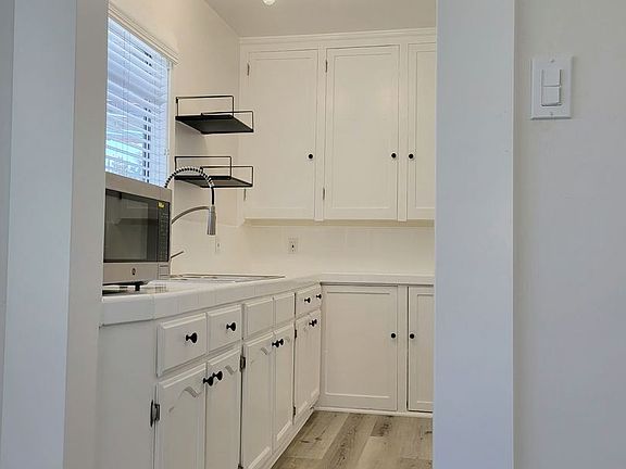 5th image of 1812-1830 Wilcox Ave #1834