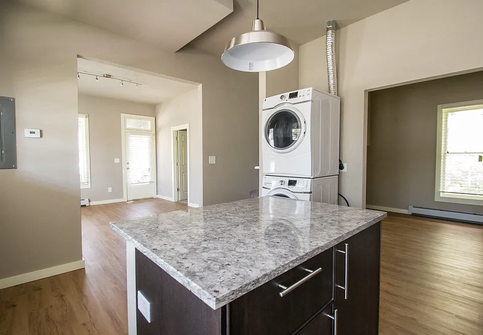 1806 17th Street A Kitchen Island